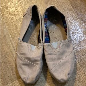 Tan Tom’s Size 8